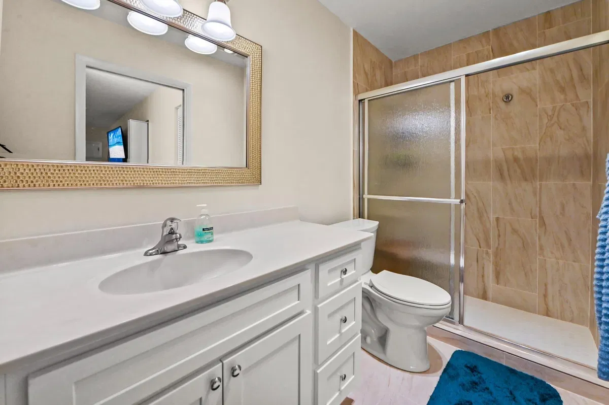 Unit C photo 22