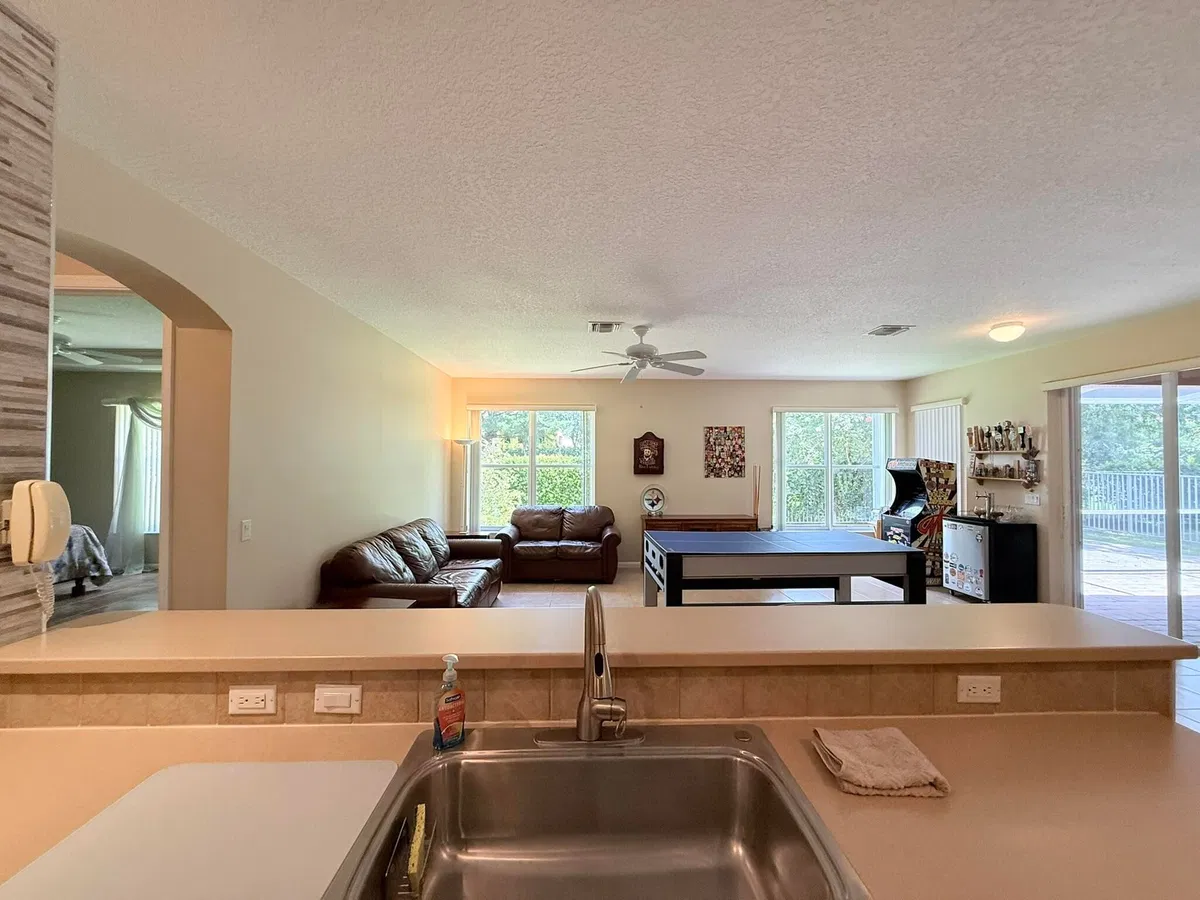 Residence photo 16