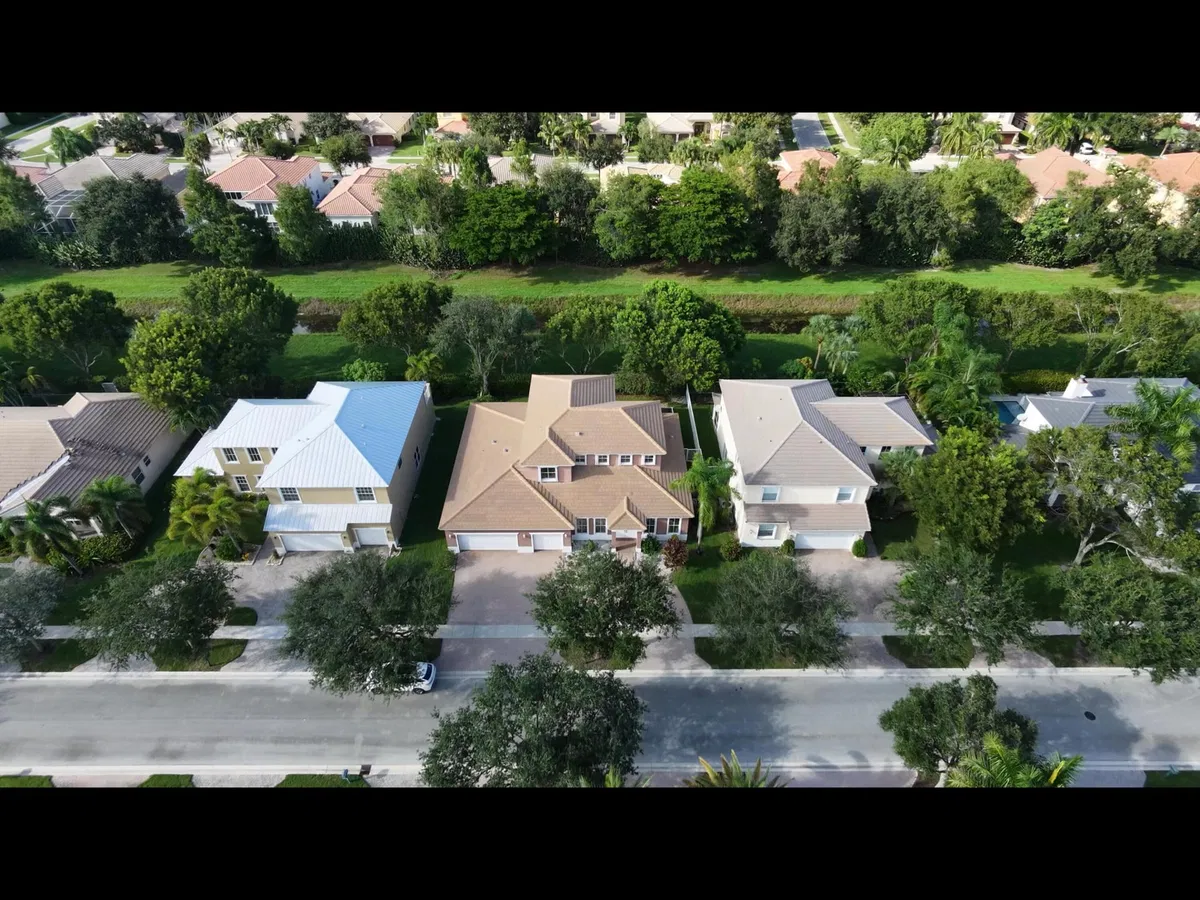 Residence photo 43