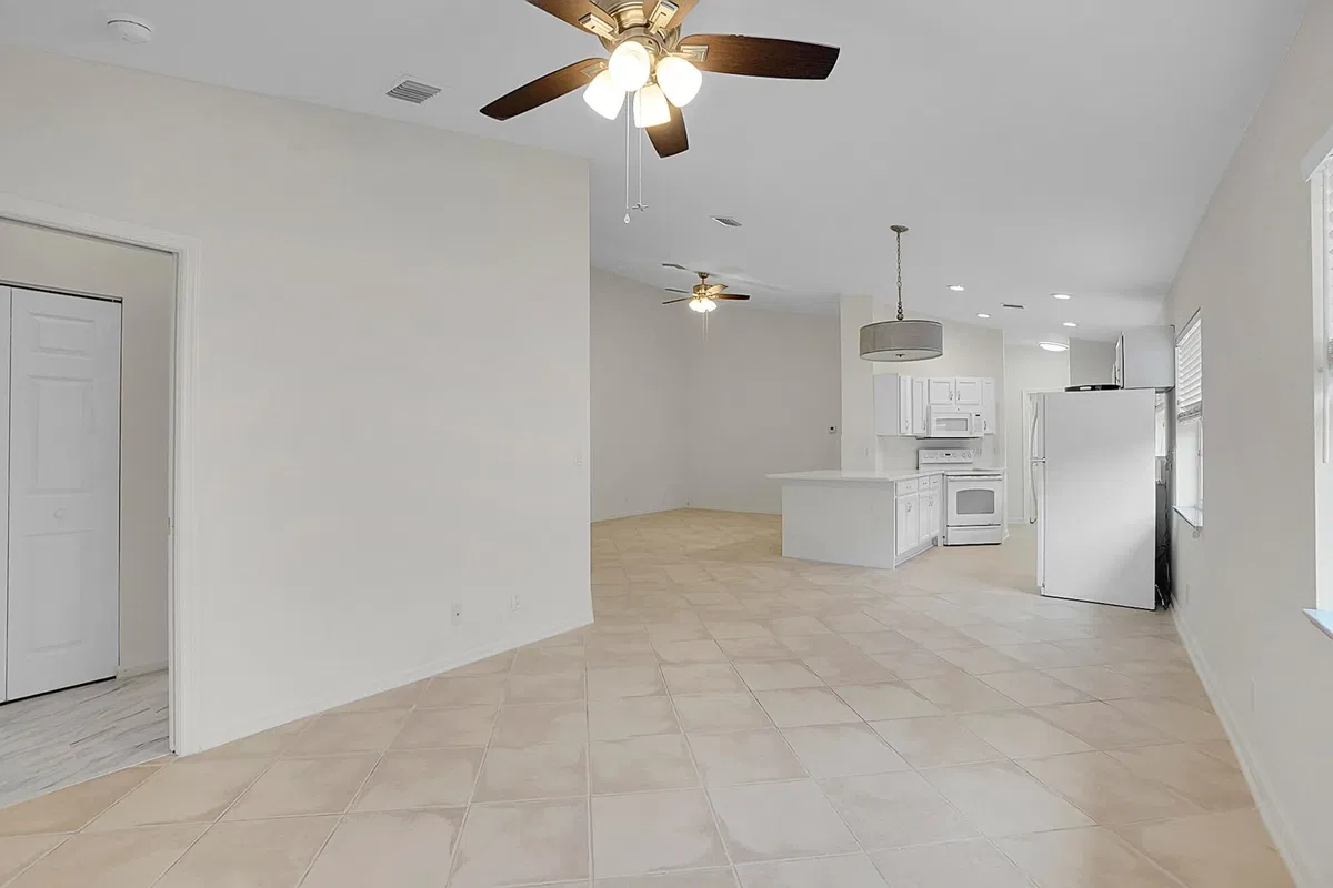 Residence photo 16