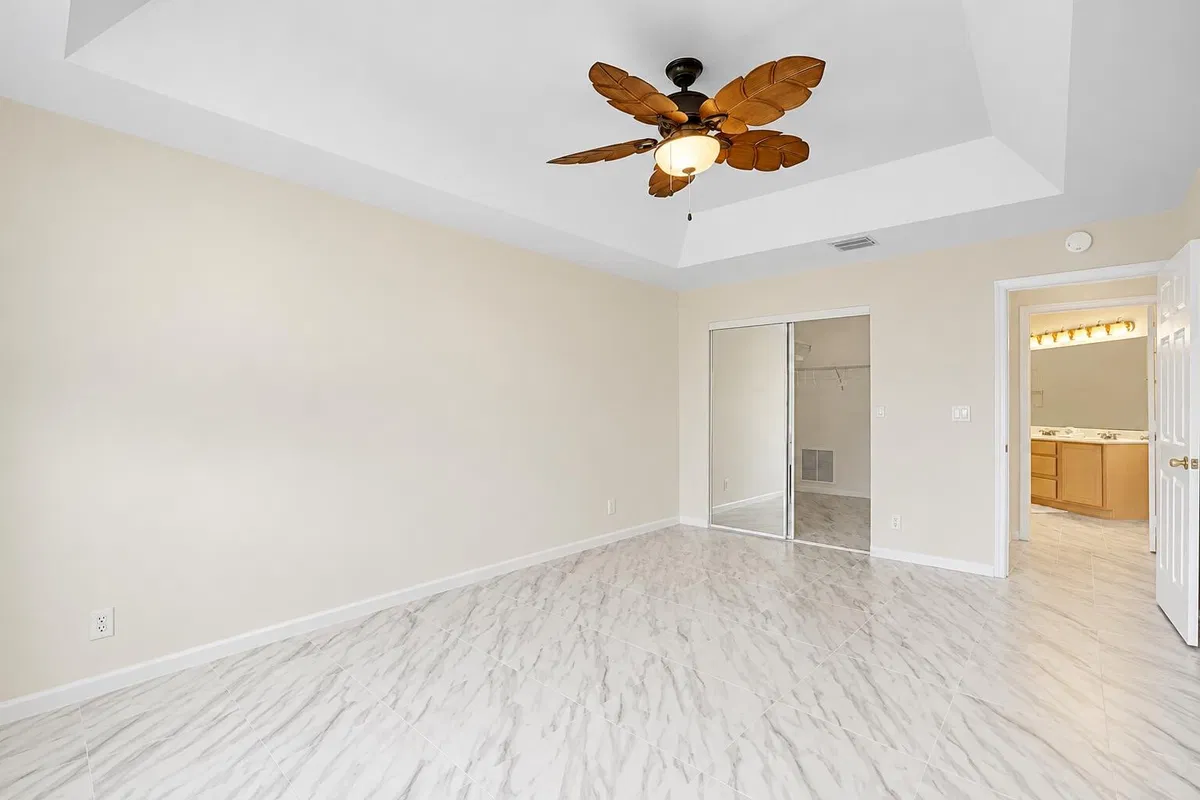 Residence photo 19