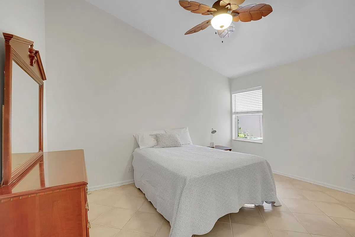 Residence photo 25