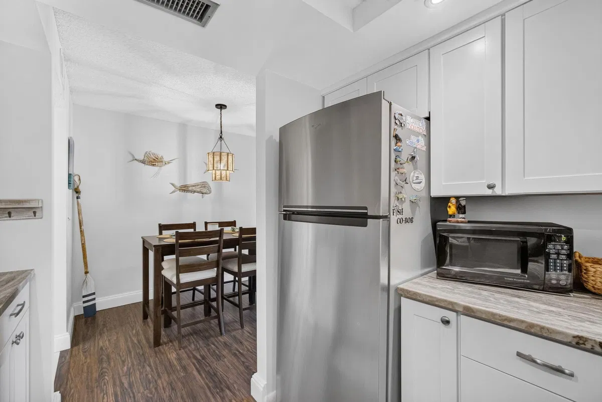 Unit 204 photo 13