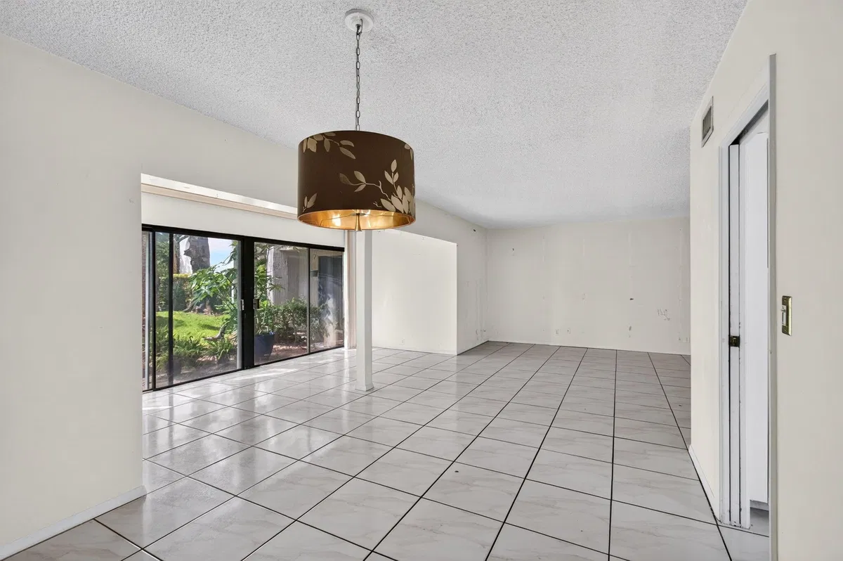 Unit 124 photo 7