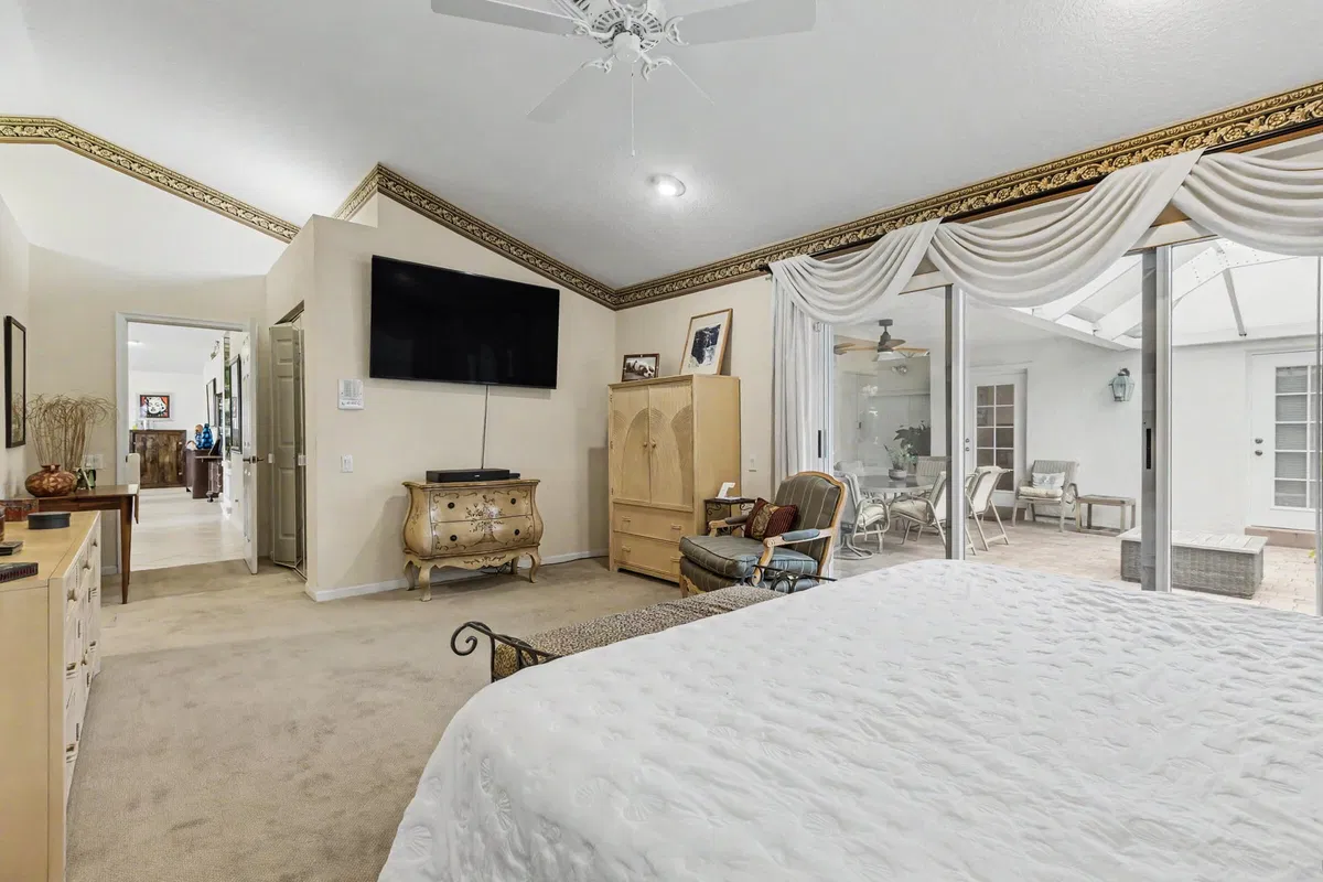 Residence photo 22