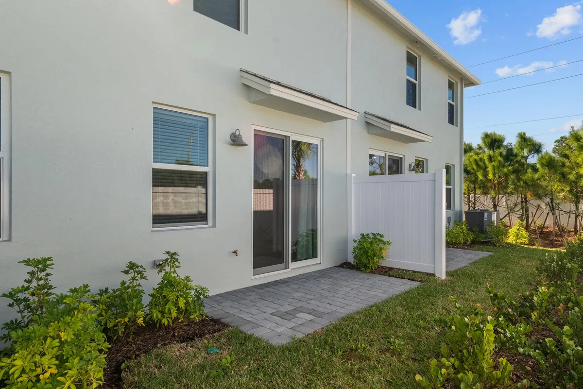 Residence photo 22