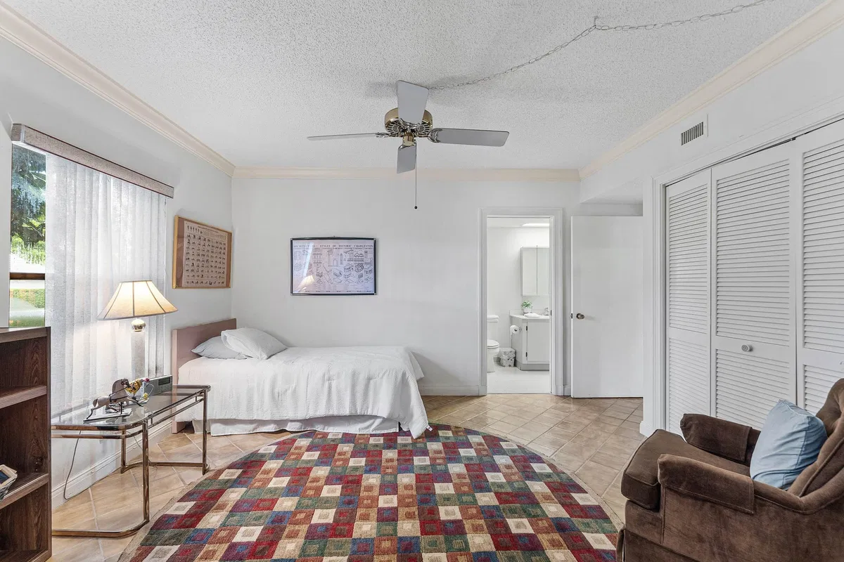 Unit C107 photo 34