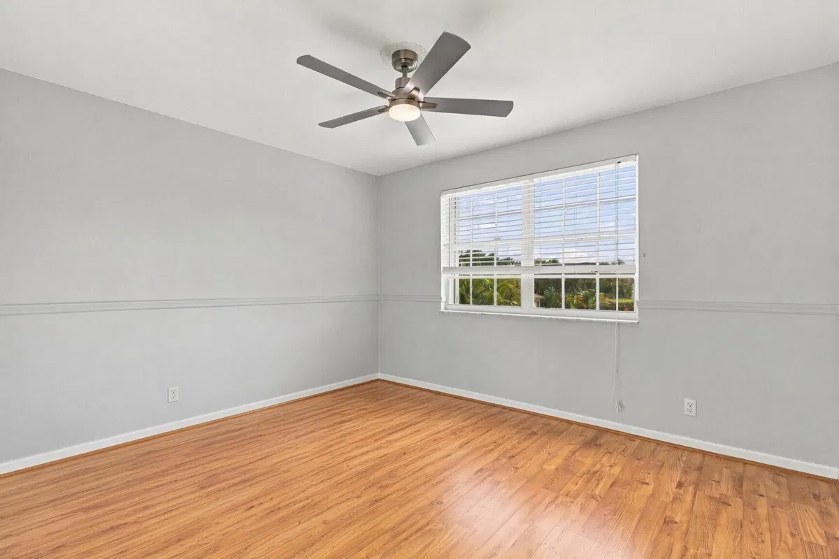  Residence photo 25