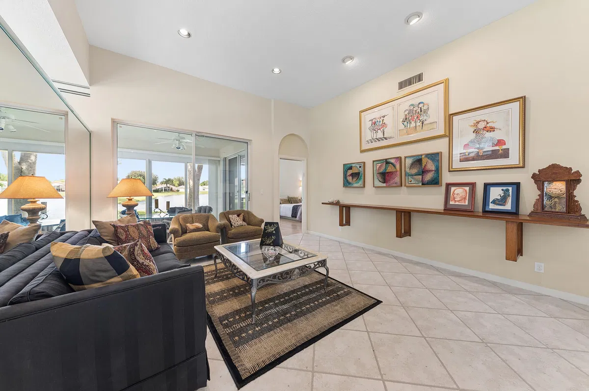 Residence photo 4
