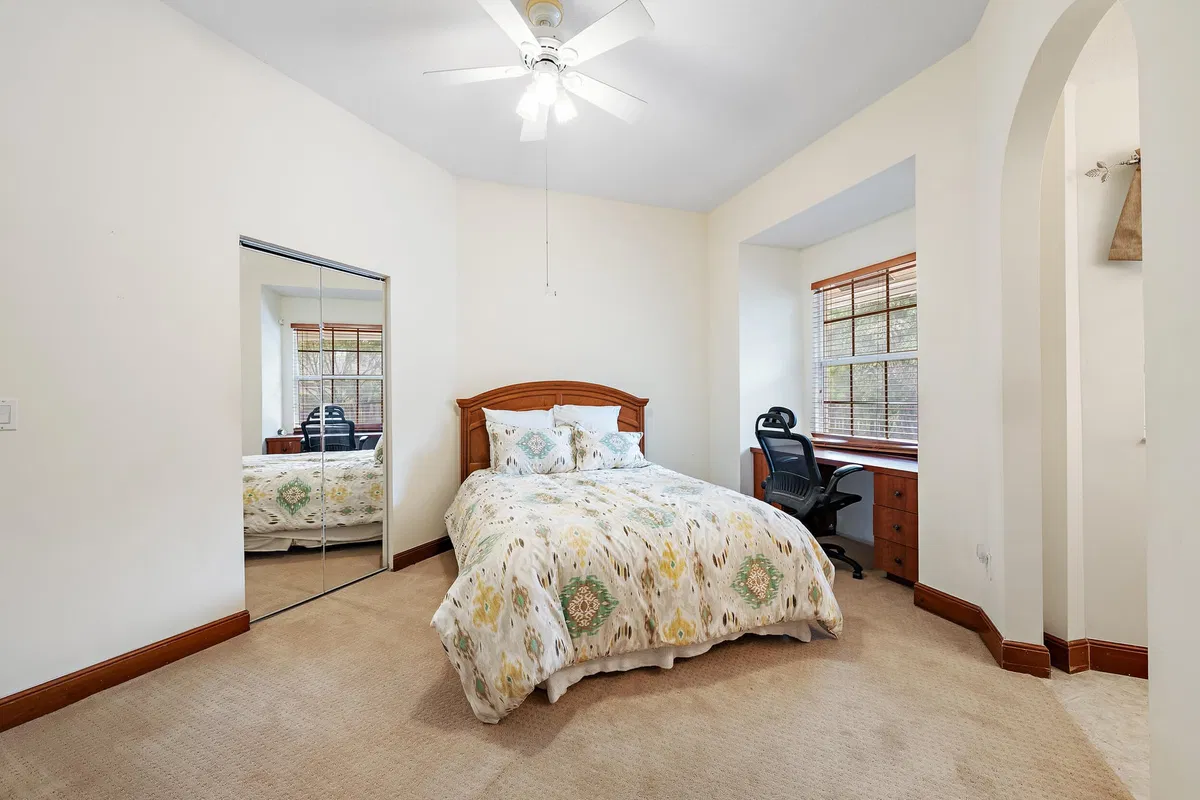 Residence photo 13
