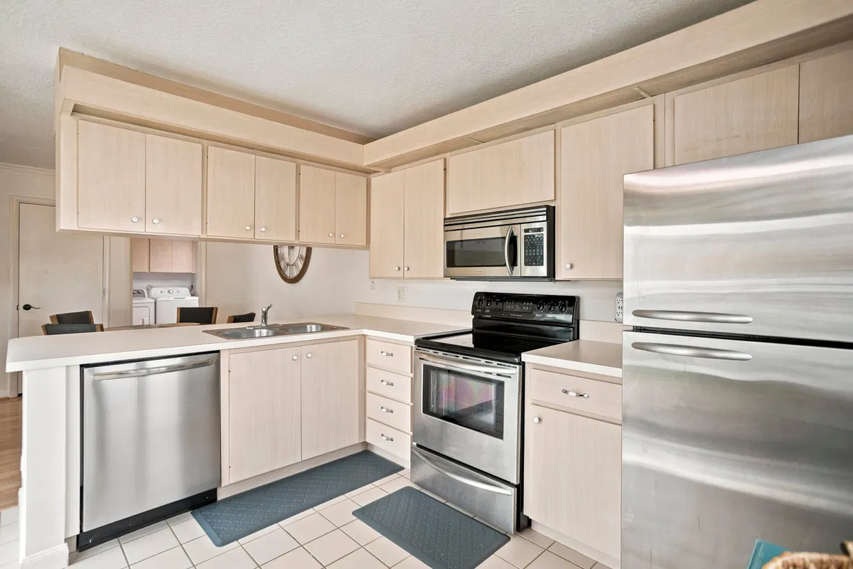 Unit 32B photo 19