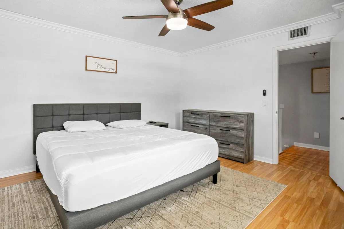 Unit 32B photo 31