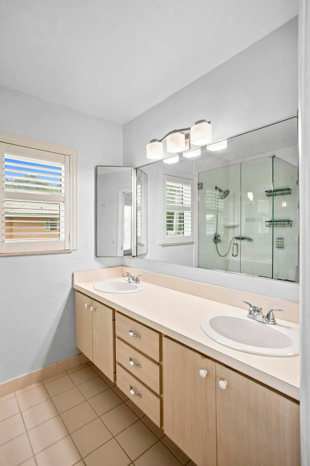 Unit 32B photo 34
