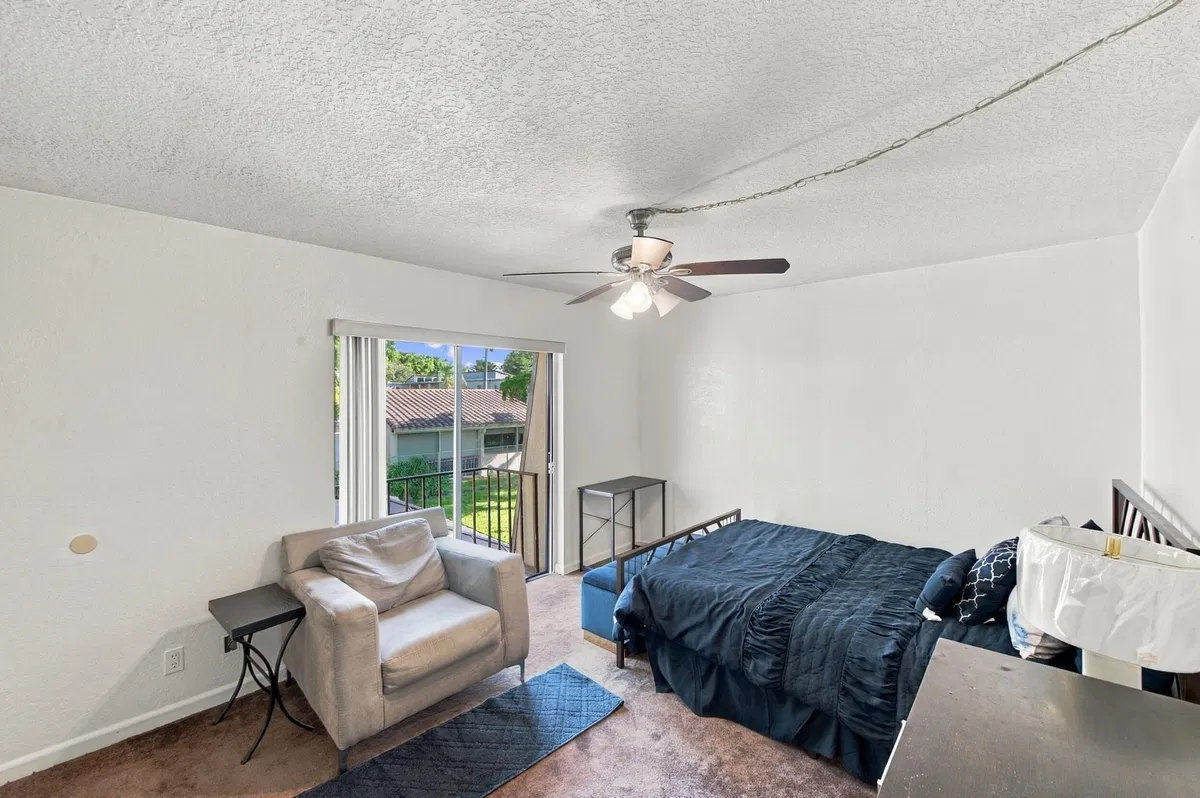 Residence photo 19