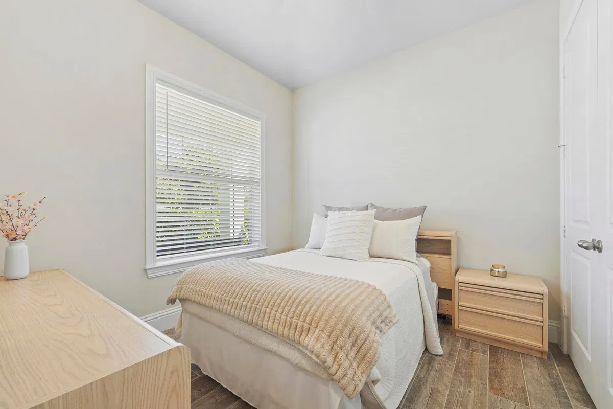Residence photo 16