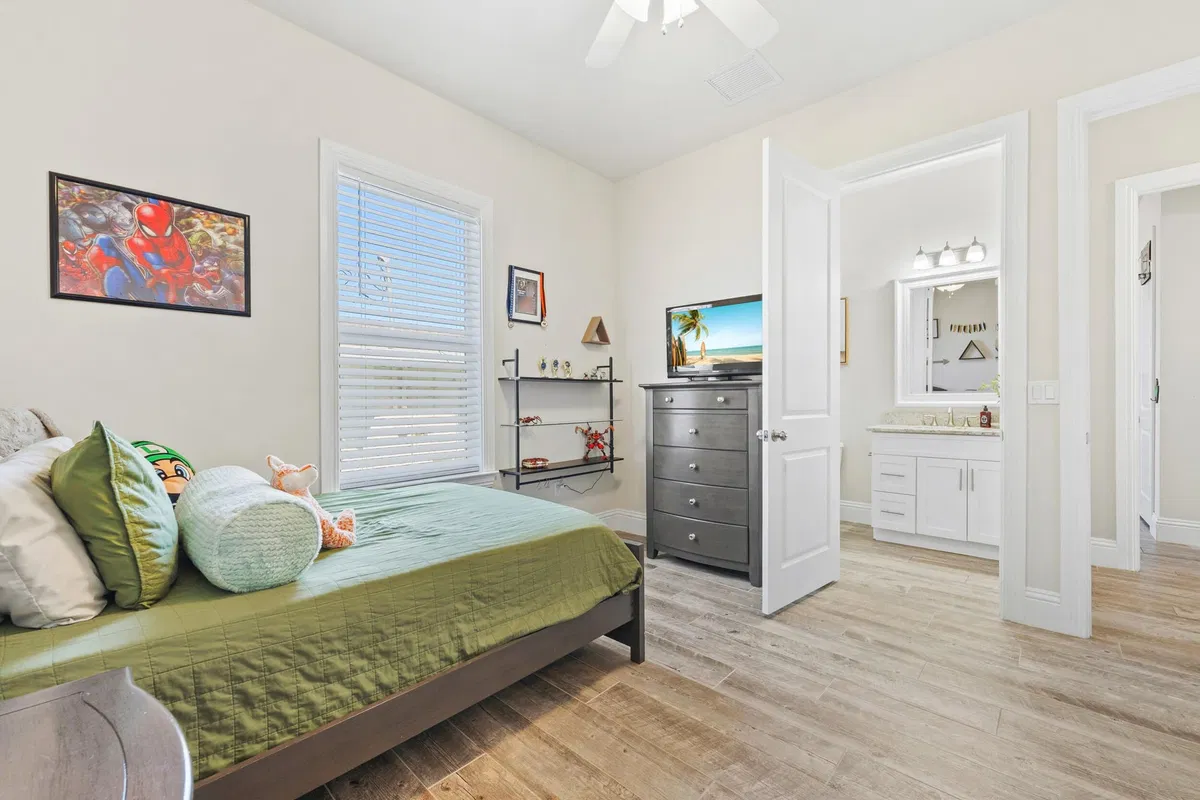 Residence photo 19