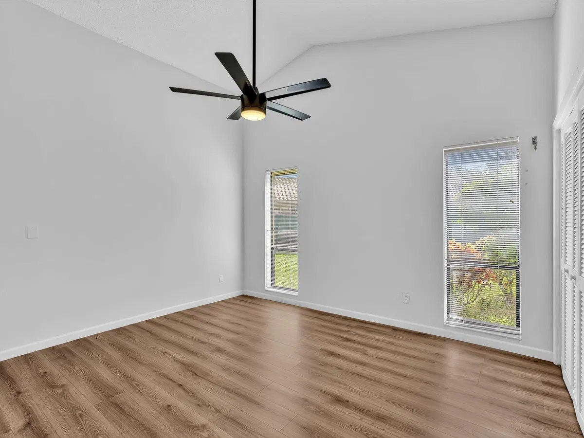  Residence photo 49