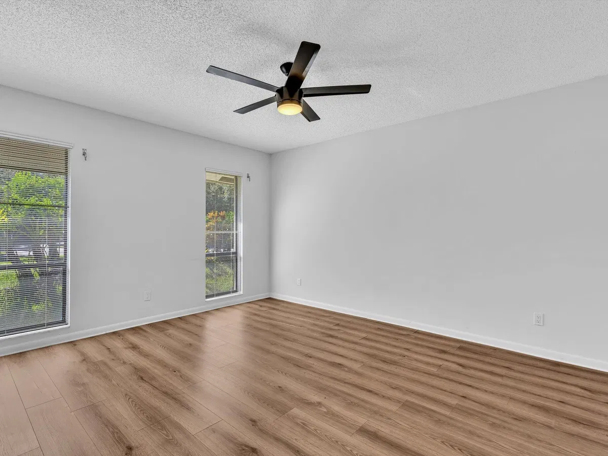  Residence photo 55