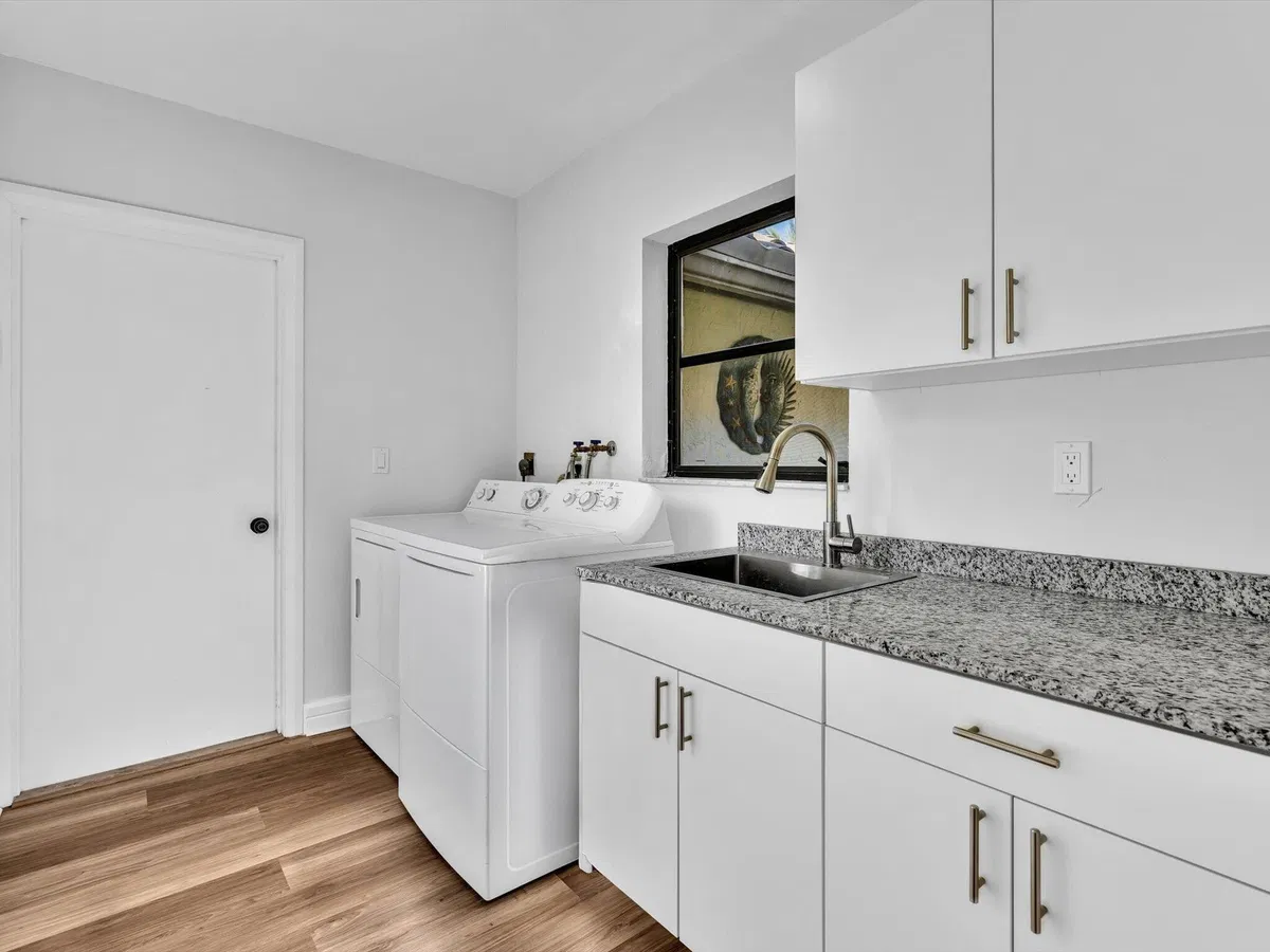  Residence photo 61