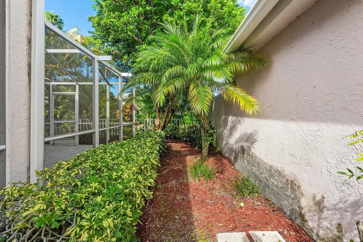  Residence photo 28