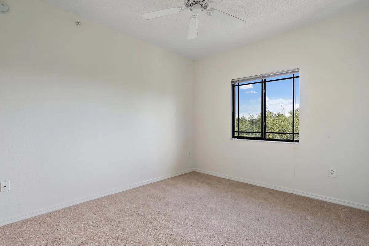 Unit 306 photo 13
