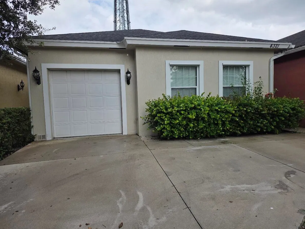 Residence photo 64