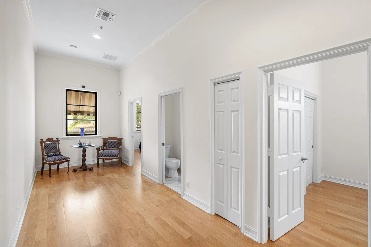 Residence photo 43