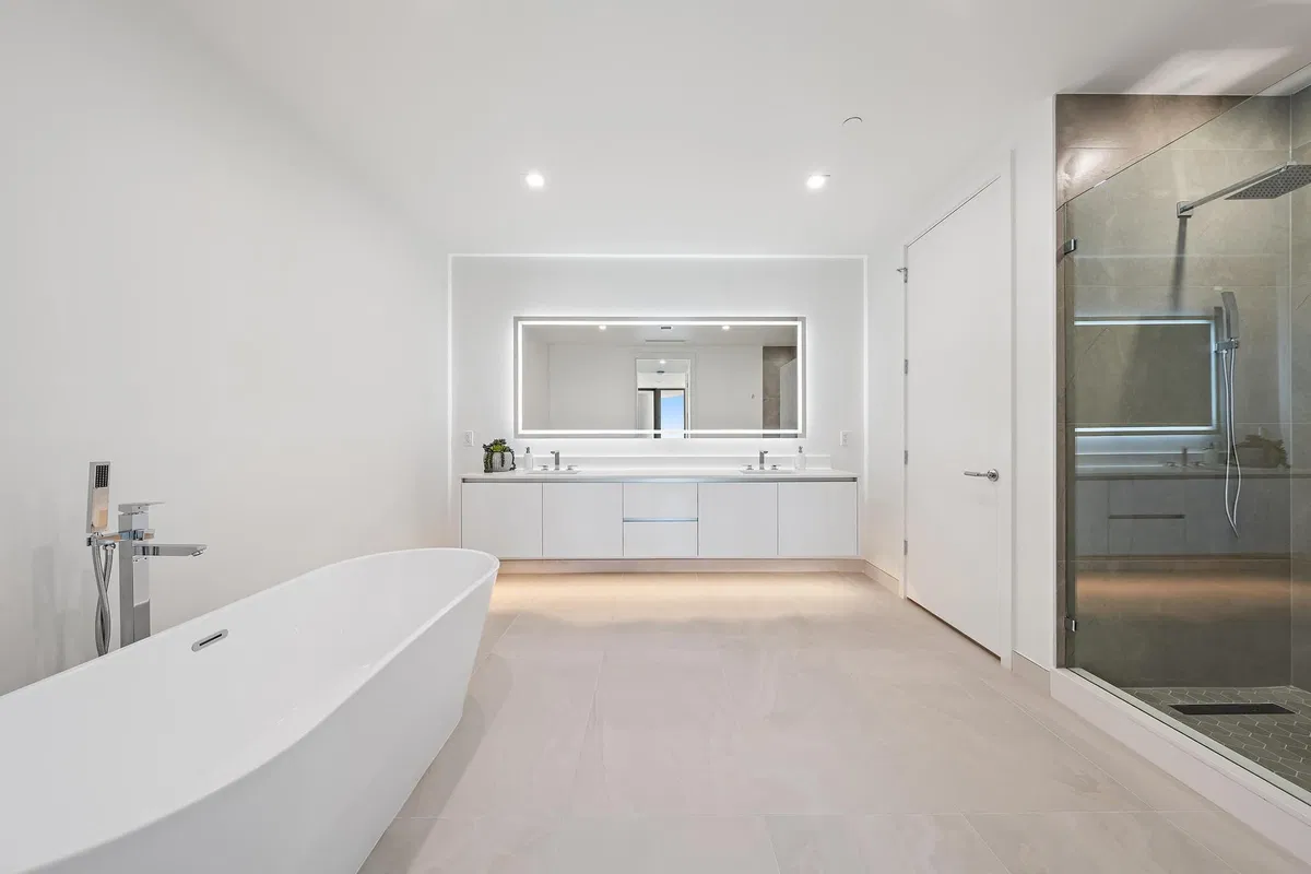 Nautilus 220 Unit 2212 photo 16
