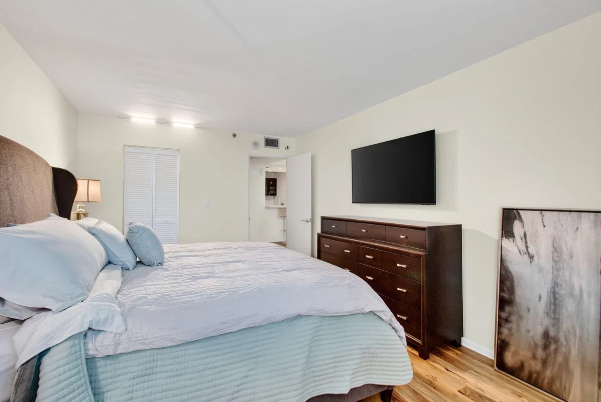 Residence photo 16