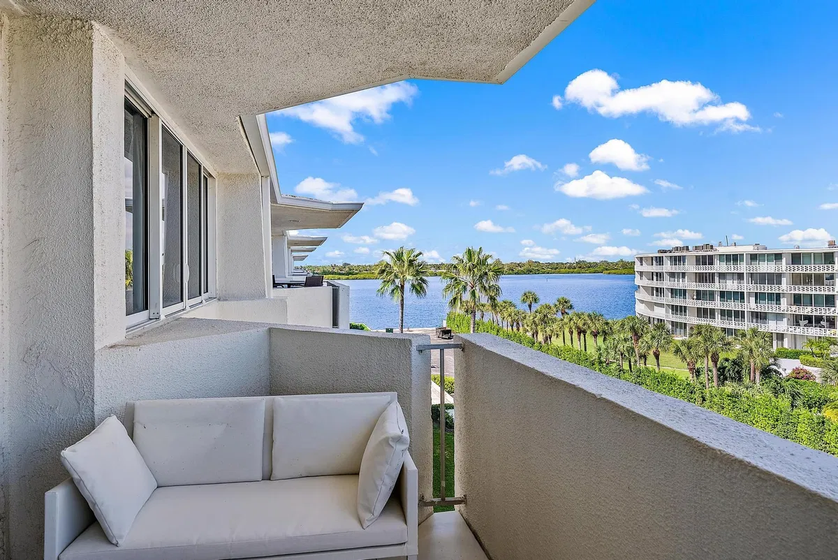 South Palm Beach Unit 517