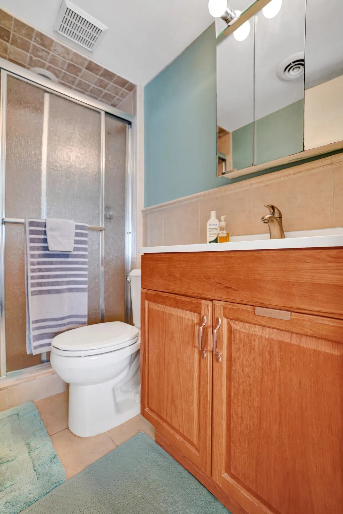 Unit B-1 photo 22