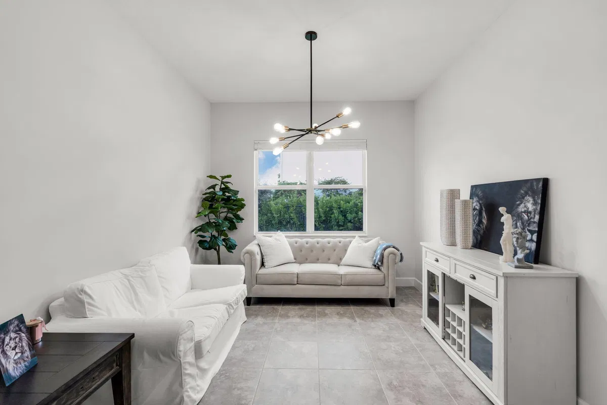 Residence photo 10