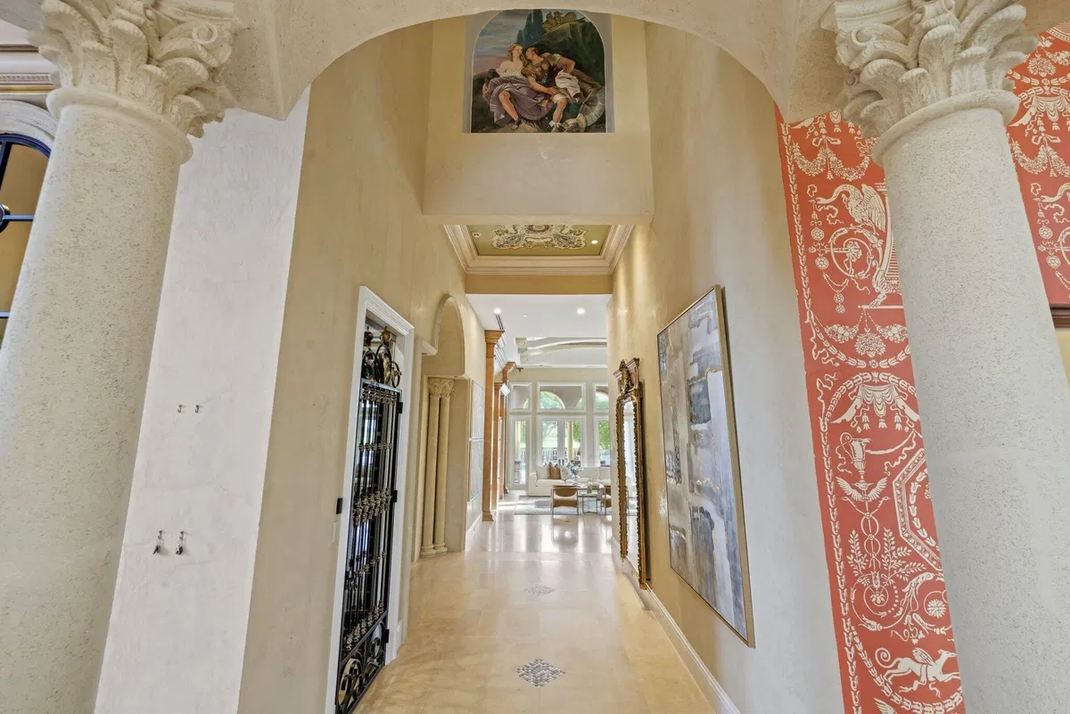 Residence photo 49