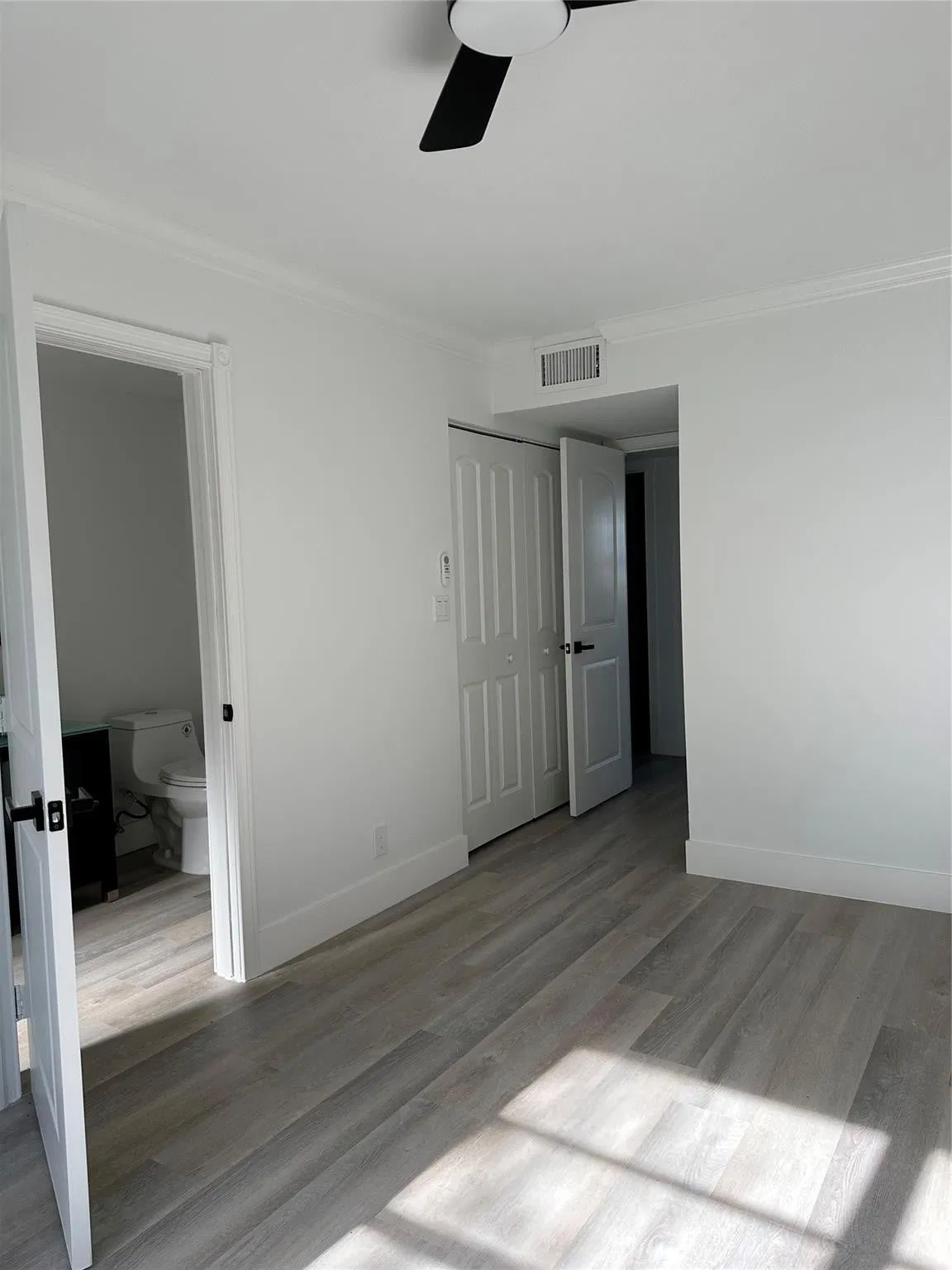Unit 403 photo 13