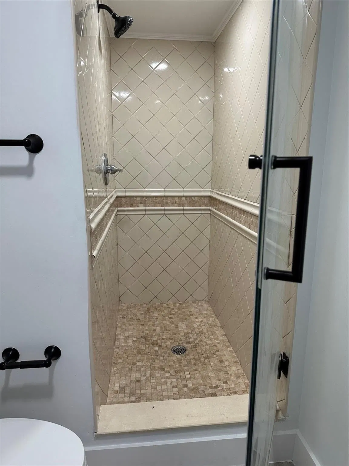 Unit 403 photo 25