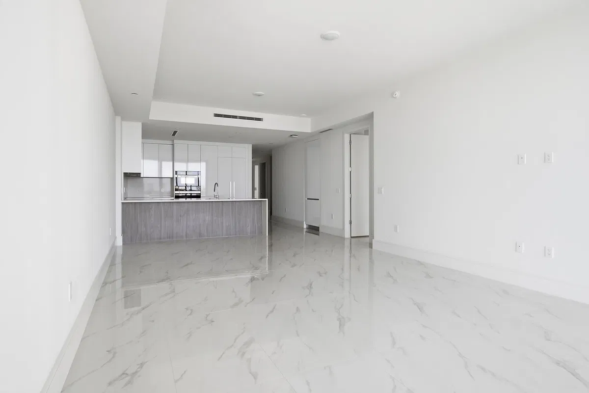 Nautilus 220 Unit 804 photo 4