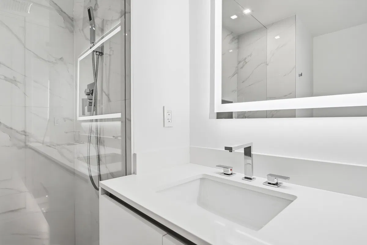 Nautilus 220 Unit 804 photo 25