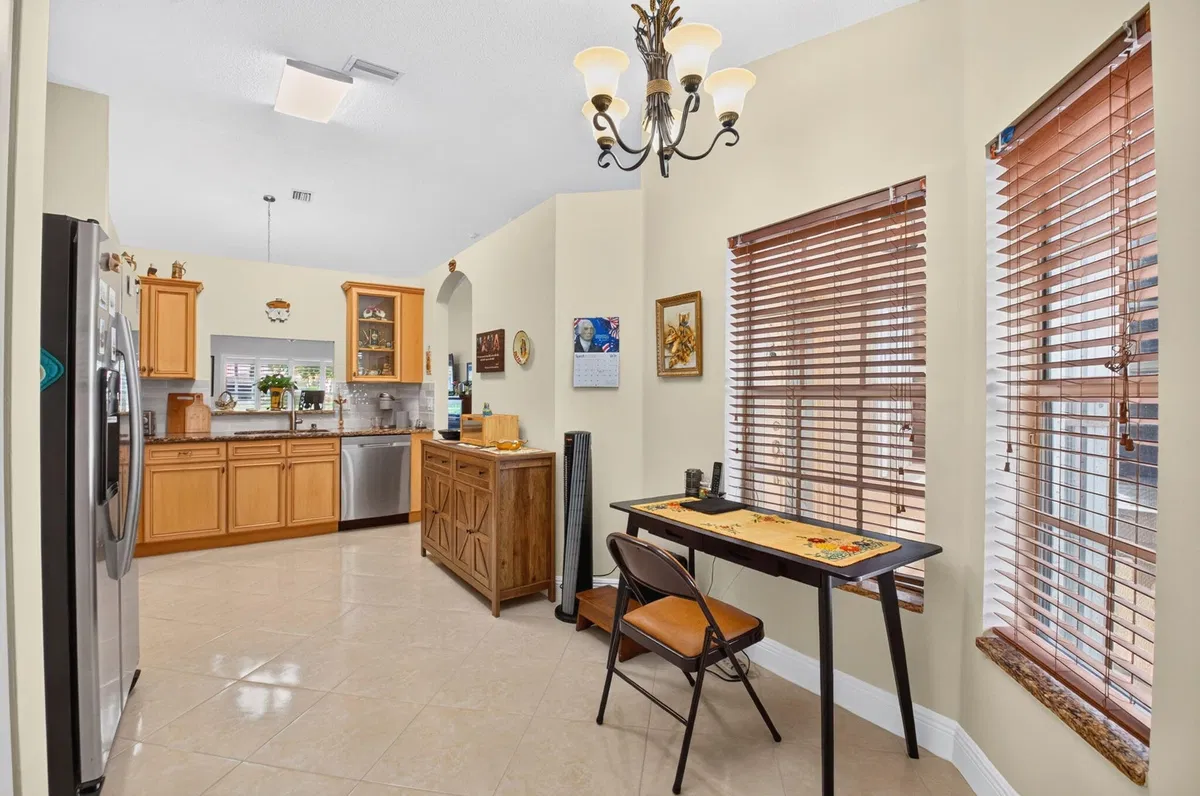 Residence photo 16