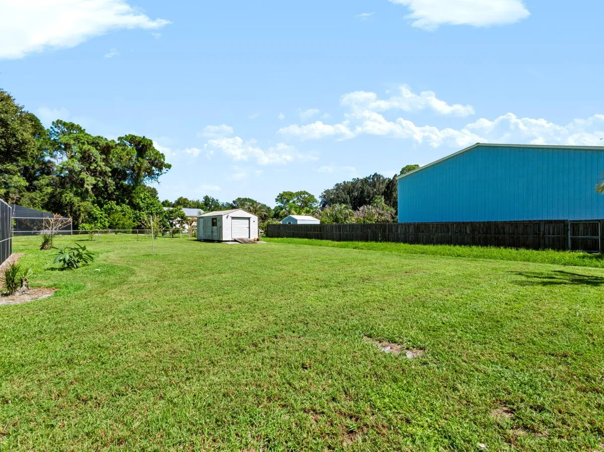  Residence photo 34