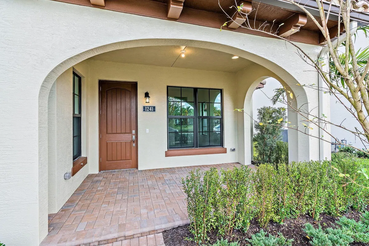 Residence photo 4