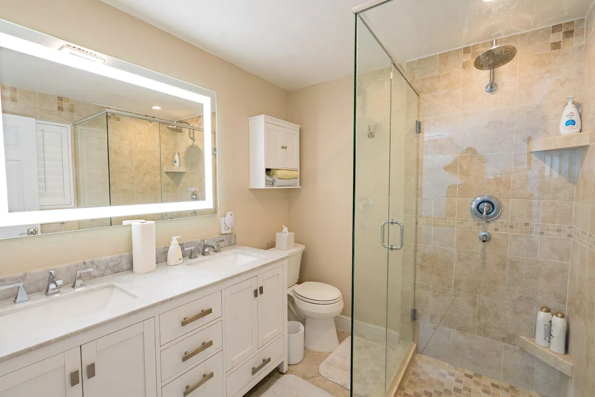 Palm Beach Shores Residence photo 13