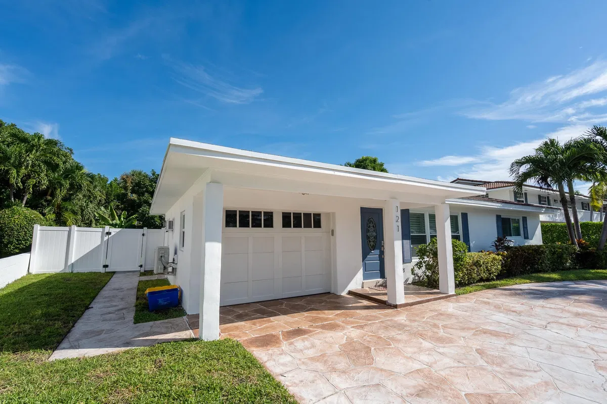 Palm Beach Shores Residence photo 16