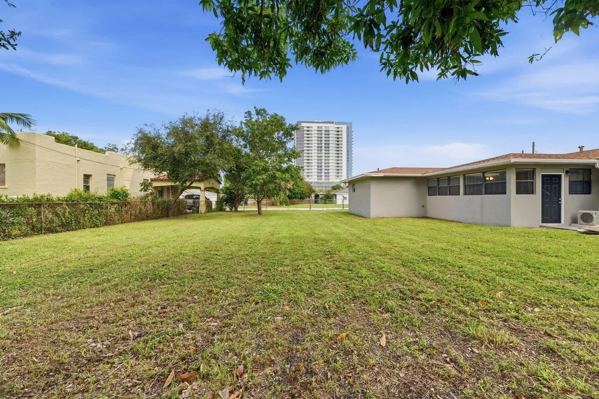 Residence photo 34