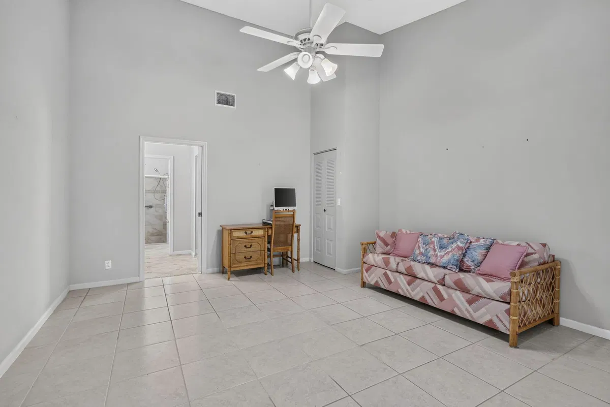  Residence photo 16