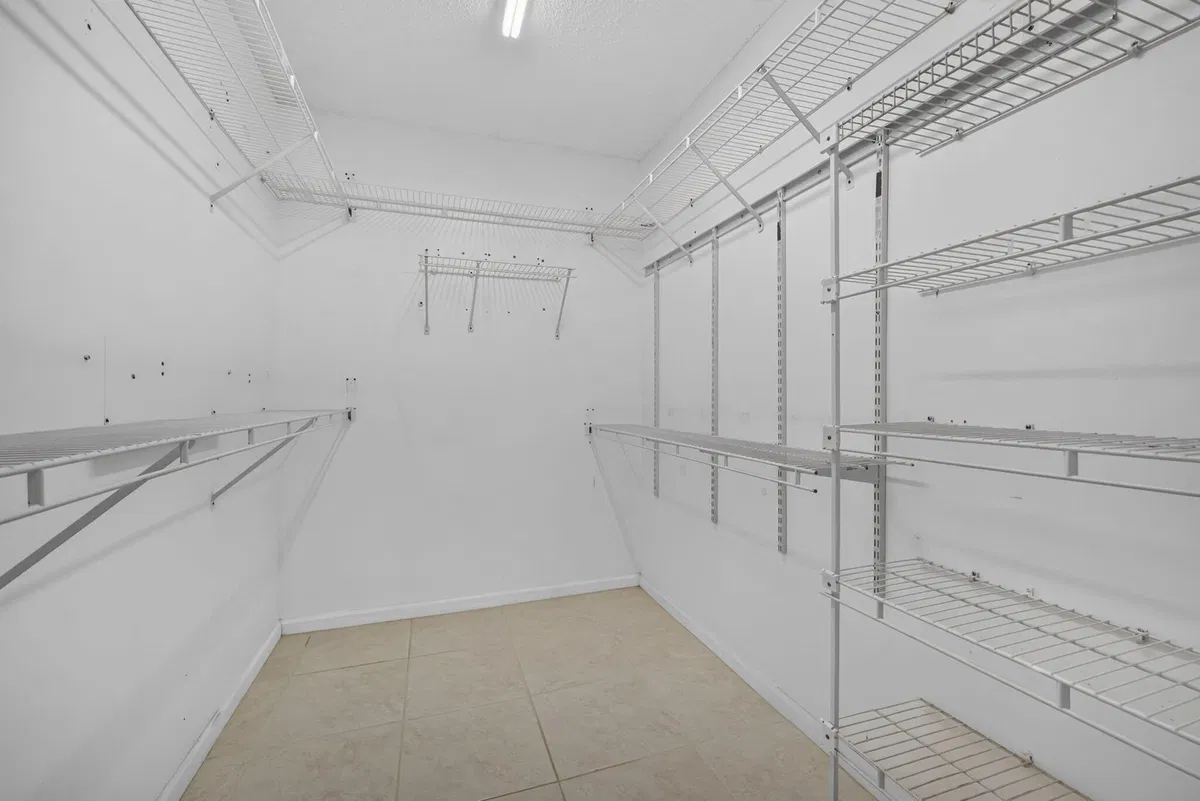  Residence photo 22
