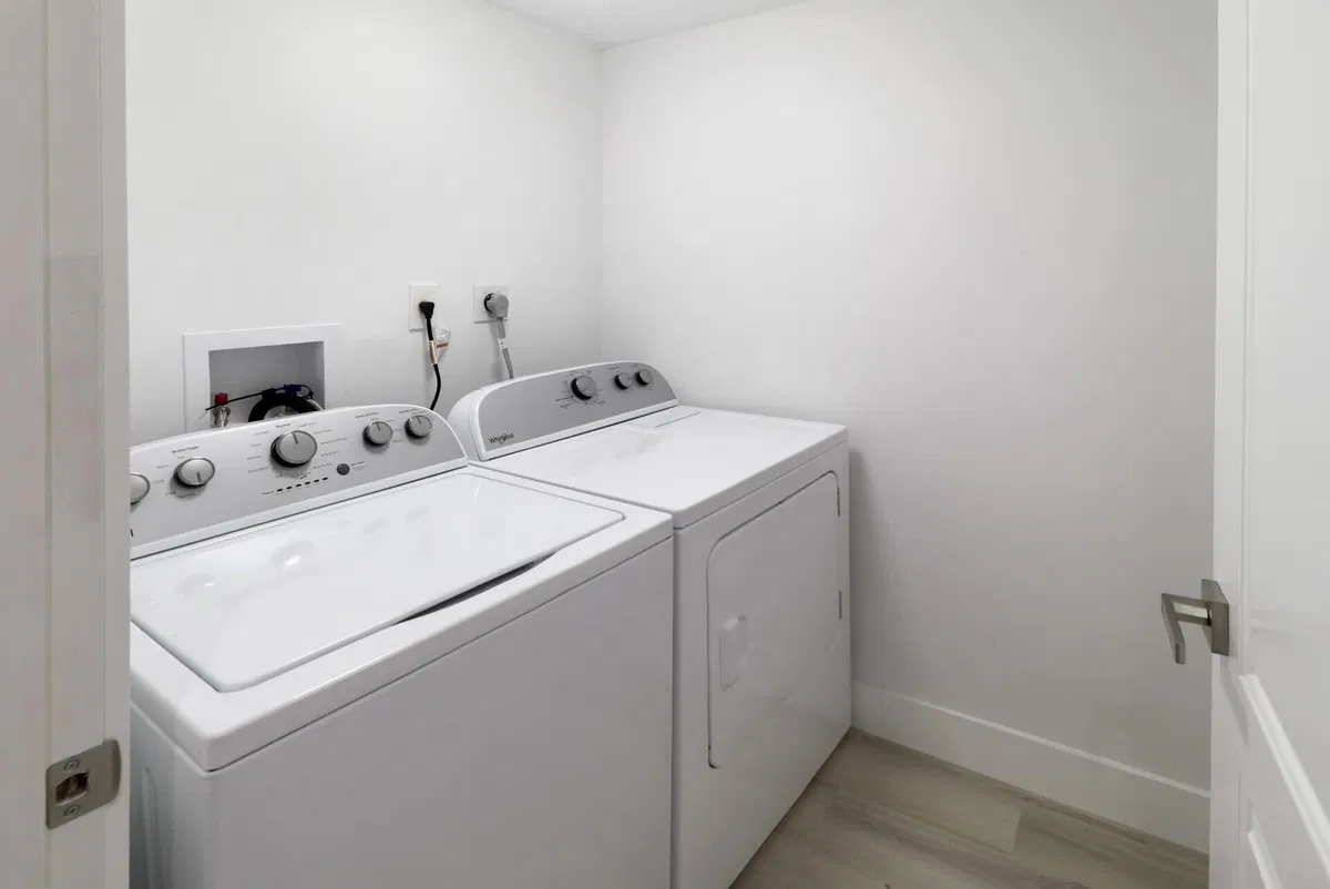 Unit 106 photo 28