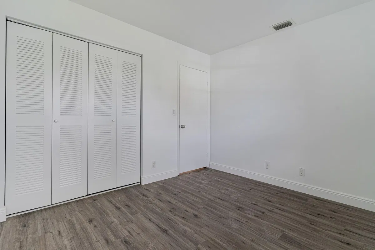 Residence photo 16