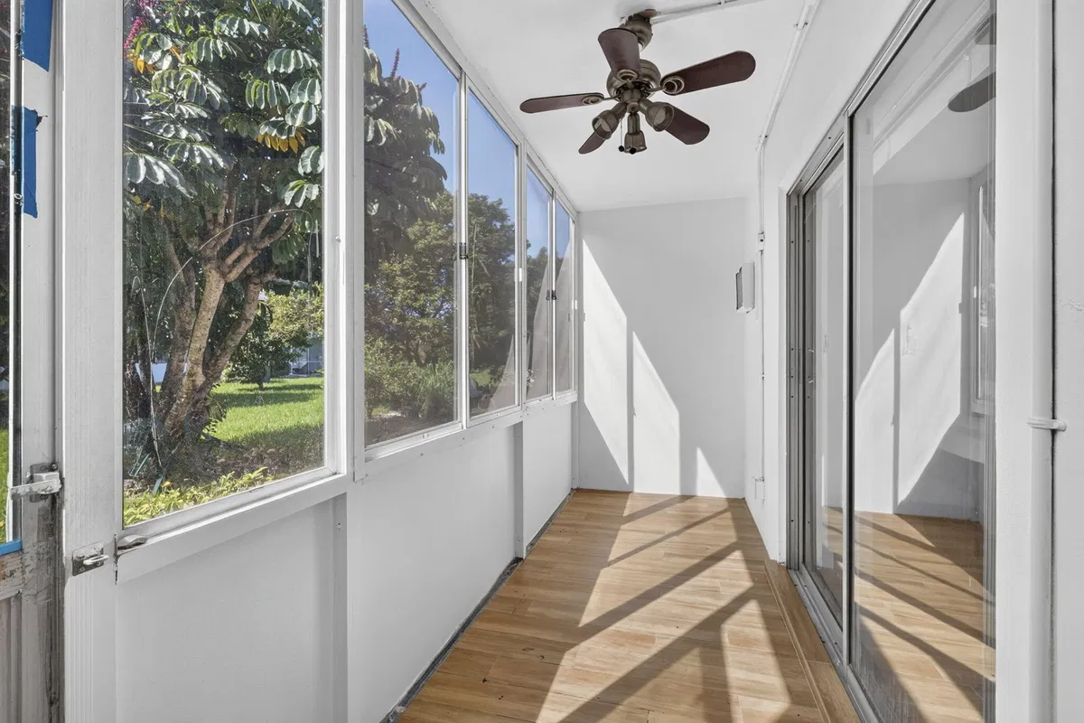  Residence photo 13