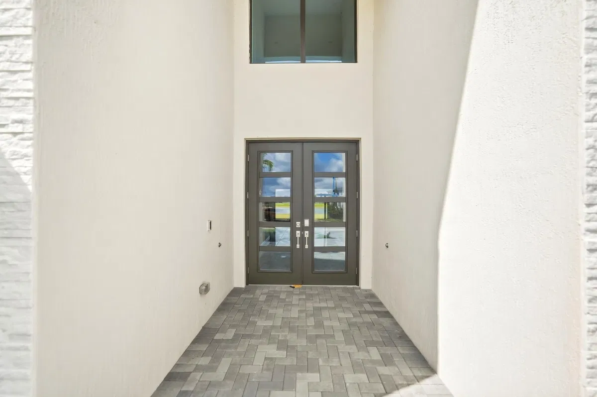 Whitmore Estates Residence photo 4