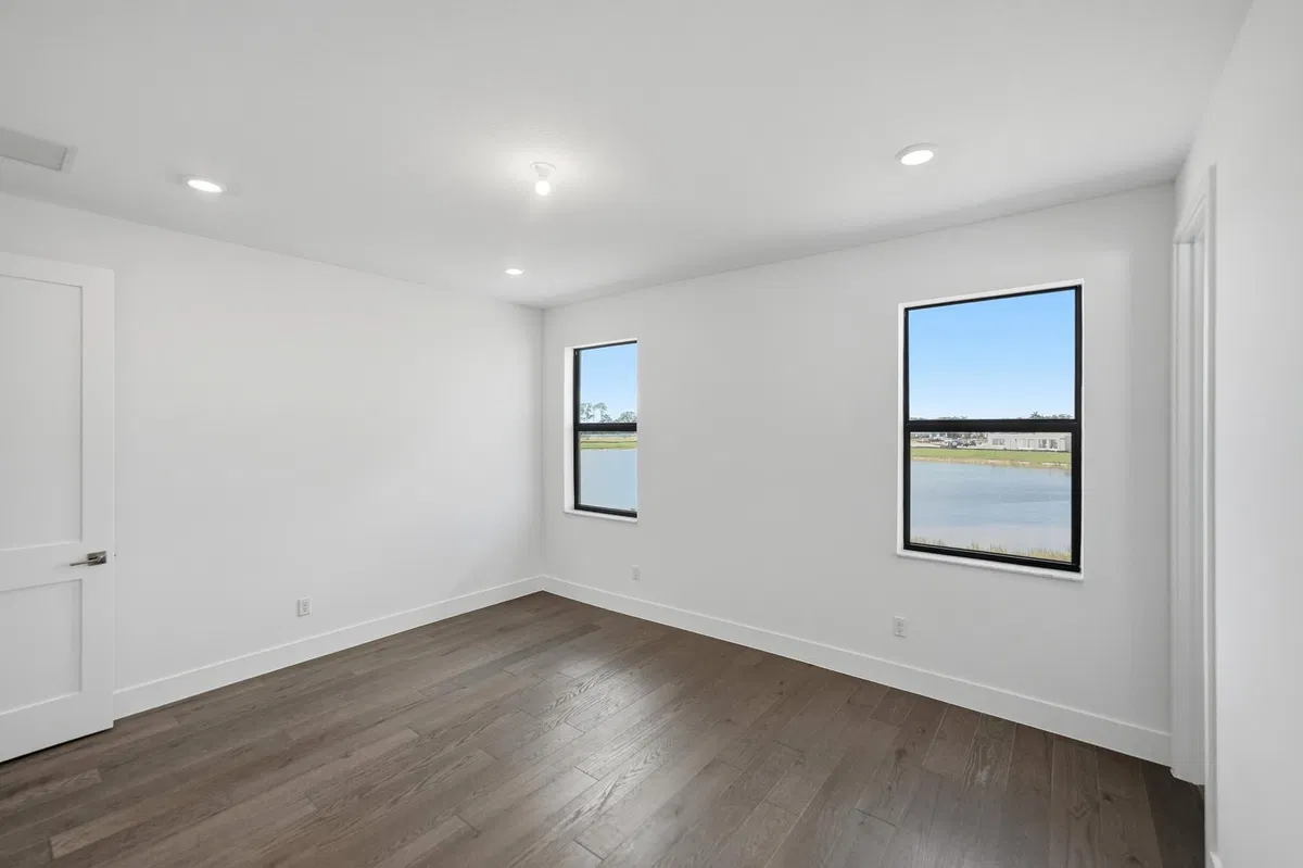 Whitmore Estates Residence photo 16